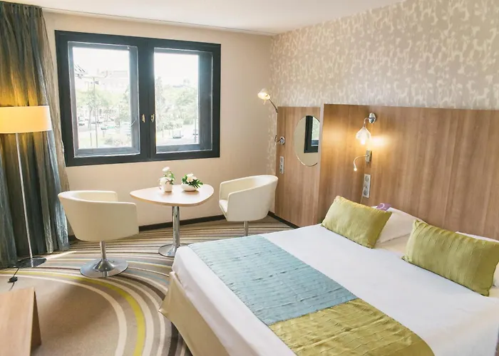 Готель Mercure Centre De Congres 4*